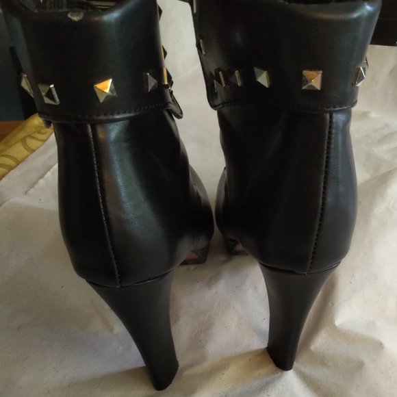 Platform Boot--Man Made Materials--Size 9 - Picture 3 of 4